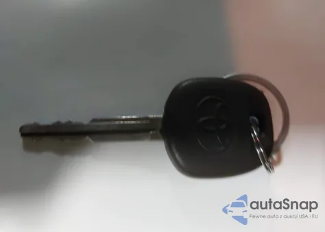 2010 Toyota Sienna Xle from USA, damaged, VIN 5TDYK4CC1AS324129